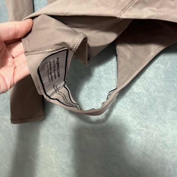 Square-Neck Long-Sleeve Bodysuit from Lululemon size M new with tag - Picture 6 of 9